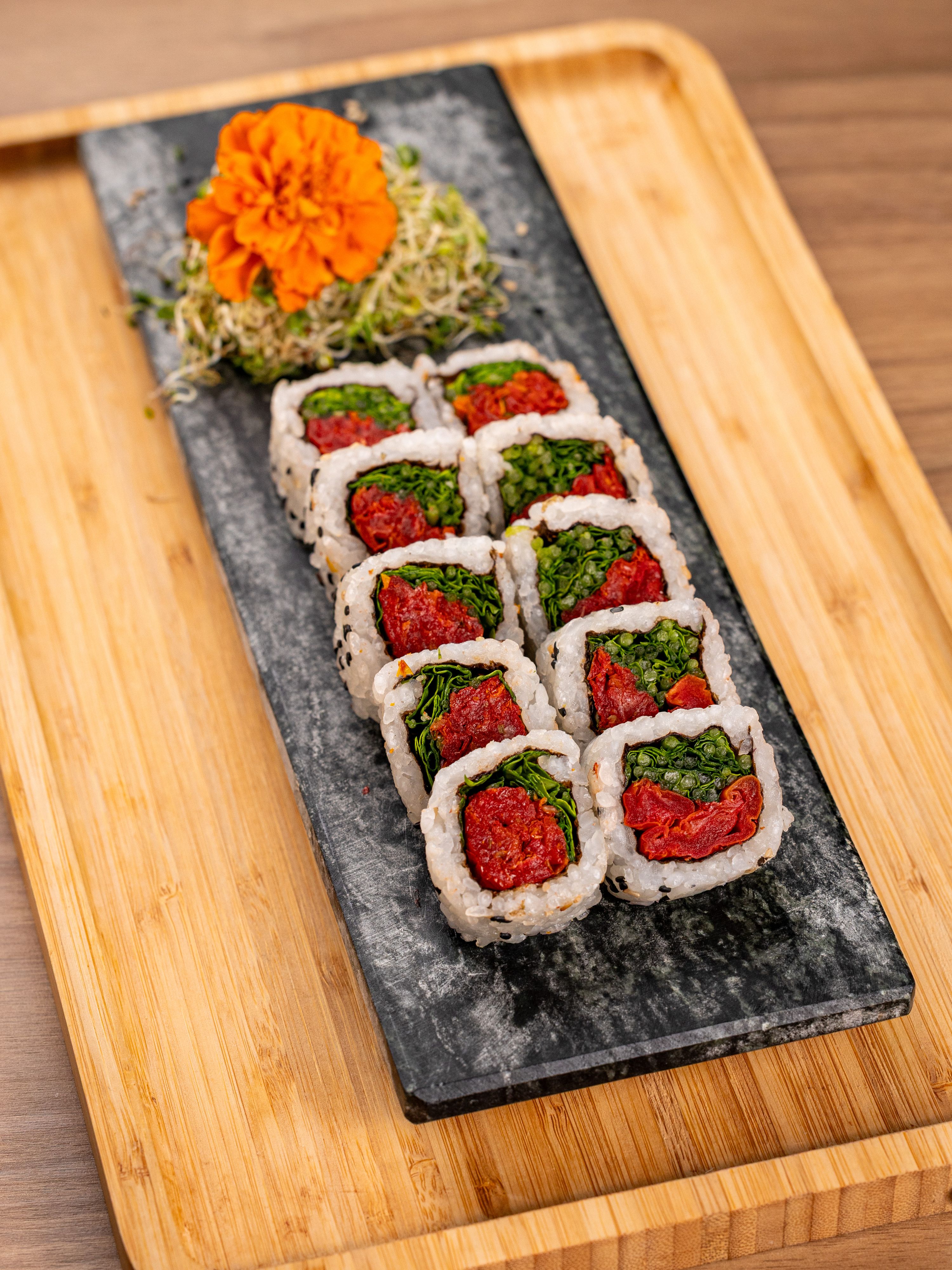 Uramaki Tomate Rúcula