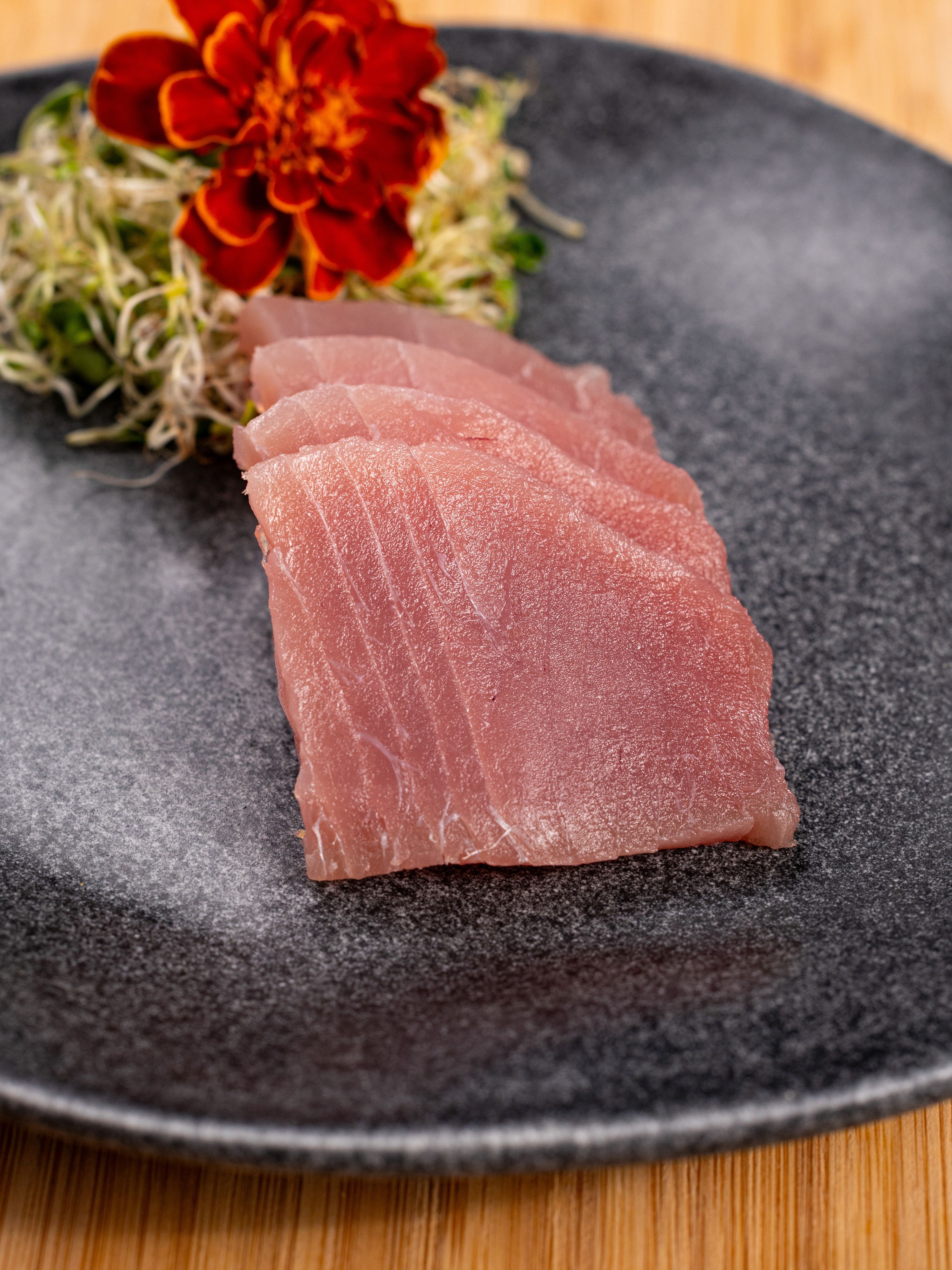 Sashimi Atum